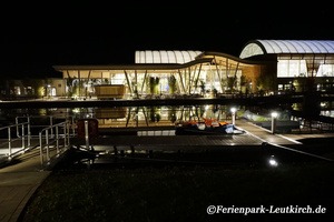 Market Dome bei Nacht – Center Parcs Park Allgäu, Foto Nov. 2018