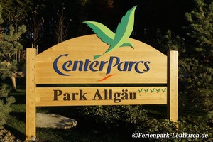 Center Parcs Schild an der Einfahrt – Center Parcs Park Allgäu, Foto Nov. 2018
