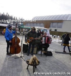 Liveband beim Bauernmarkt – Center Parcs Park Allgäu, Foto Dez. 2018