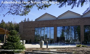 Außenbecken im Spa – Center Parcs Park Allgäu, Foto März 2019